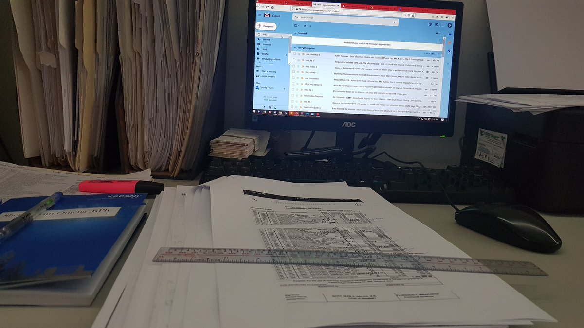 slynnbuttquieng's tweet photo. 200 items to review and consign in just a day T___T https://t.co/6I3sPUxk9G