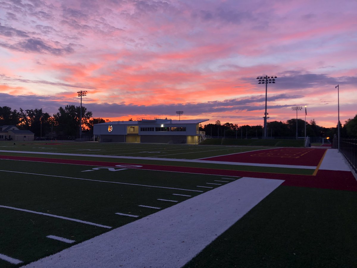 streit_jacob's tweet photo. This view makes morning runs a little better 🤩 #wolvescountry https://t.co/DkG2WJyfHu