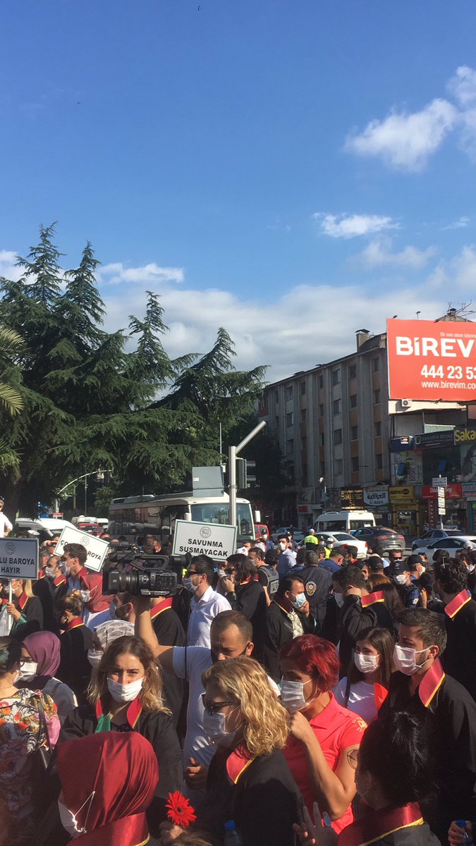 srdrzdr's tweet photo. Sakarya barosu olarak fiili gözaltımız devam ediyor!!! @yankibuyuksezer @MGokhanAhi @AvukatHG @kardelenyarli @DURAKOGLU2016 https://t.co/NOdWsBKyWd