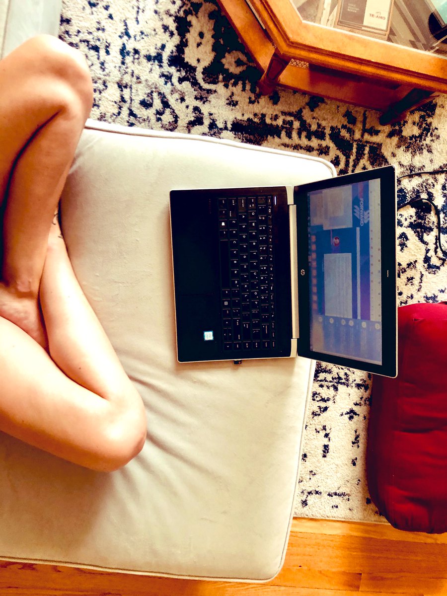 CGregs1021's tweet image. I’m ready for the fourth and final day of #ASUGFORWARD! What’s your setup look like today? 🛋