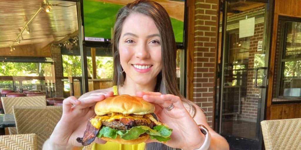 carolinalehouse's tweet image. We've got the burgers, the wings, and the pints! Come #aleyeah!