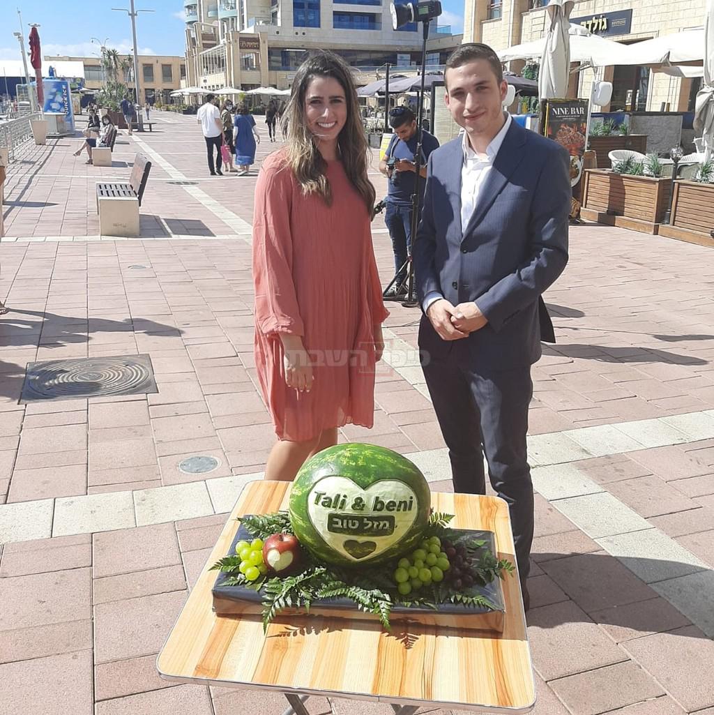 ברכת מזל טוב למעבד בני לאופר לרגל אירוסיו עם טלי נדב בשעה טובה ומוצלחת.