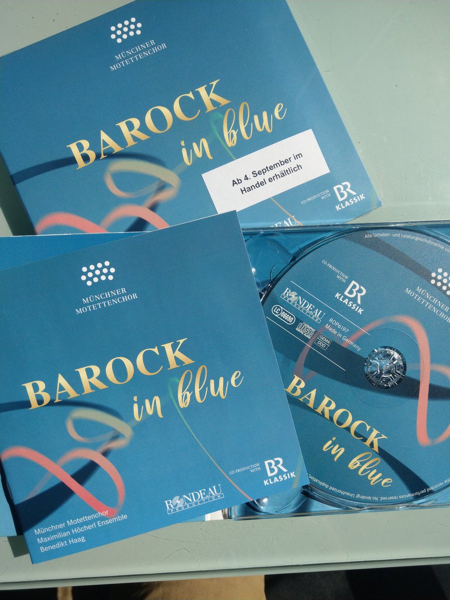 benedikthaag's tweet photo. Yeahh, die CDs sind da! Erhältlich zunächst nur direkt unter https://t.co/xN0FI0enyx, 
ab 4. September dann auch im Handel.
#barockinblue #muenchnermotettenchor https://t.co/cvM4mzqO8R