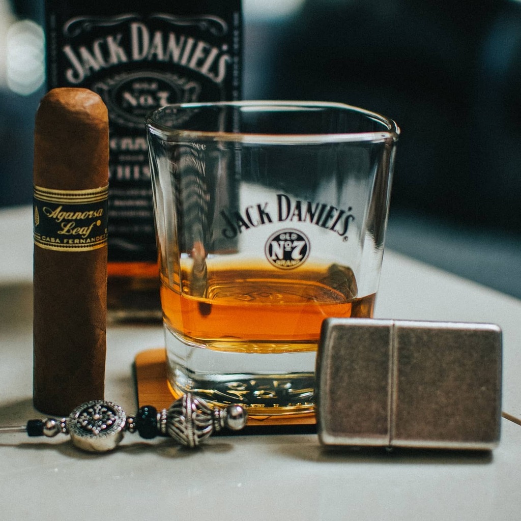 cjcigars1's tweet photo. Aganorsa Leaf Philly Soft Pretzel from Pravda Club.
.
#cjcigars #aganorsaleafcigars #pravdaclub #jackdaniels #zippo #cigardagger #cigars #cigaraficionado #cigarporn #cigaraccessories #cigarlife #botl #sotl #cigarlife #cigarculture #cigarlifestyle #cigarsociety #cigarsmoker … https://t.co/IaeO15X7GR