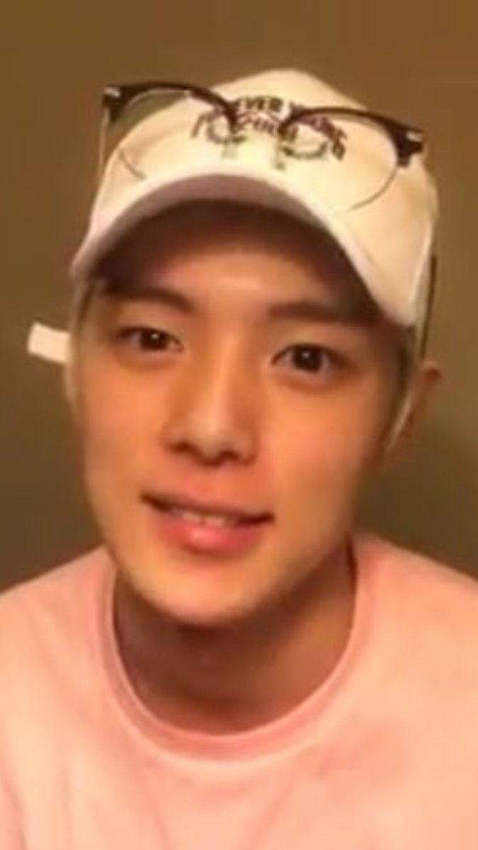 Minhyuk bare face:an attractive thread 