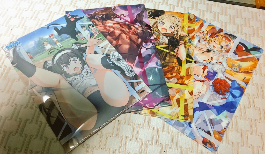 ぼっくす V Twitter ファイル４枚一気に交換 開放口がある側が上として 上から順番に ユリアちゃん 不動絶音 コーネルちゃん ヒカリくん の 順番だった チュウニズム Chunithm