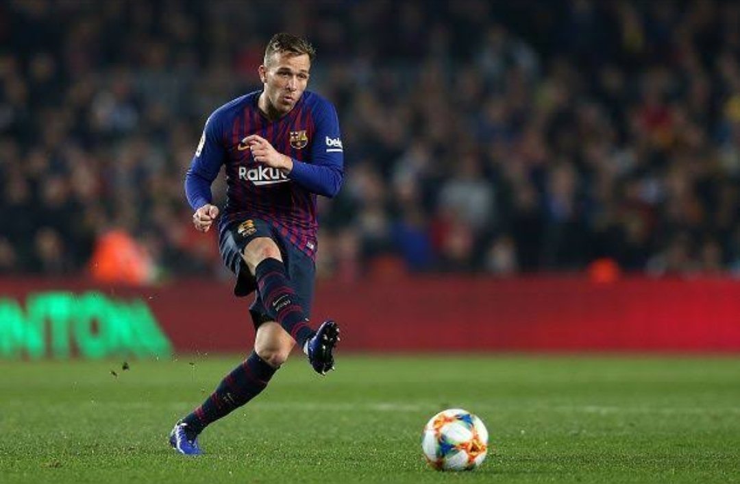 End of the thread! I hope  @arthurhromelo has a good career ahead in Turin, playing for  @juventusfcen alongside Dybala, De Ligt, Chiellini & Ronaldo! The board of  @FCBarcelona literally betrayed him. But what can be done now except for wishing him luck? 