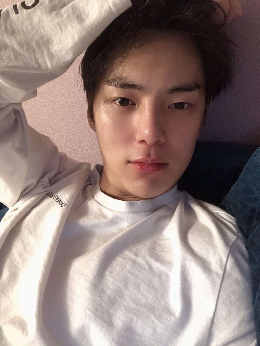 Minhyuk bare face:an attractive thread 