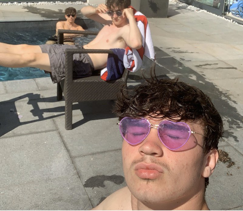 The sun begins to rise, shines right through your eyes x

#songlyrics #newsong #newsingle #newband #manchester #thesceptics #indierock #rock #altrincham #boys #oasis #stoneroses #manchestermusic #manchesterband