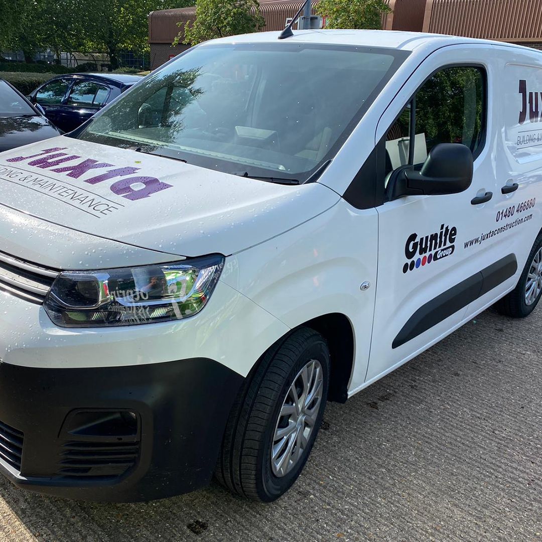 Footprint_SG's tweet photo. 2 new vehicles for Gunite Group's ever-growing fleet, ensuring they make the right impression out and about!  

#vehiclegraphics #vehiclelivery #vehiclebranding #fleetgraphics #branding #brand #companyimage #image #firstimpression #professional #gunitegroup #footprintsigns https://t.co/fZH7oWJ54X