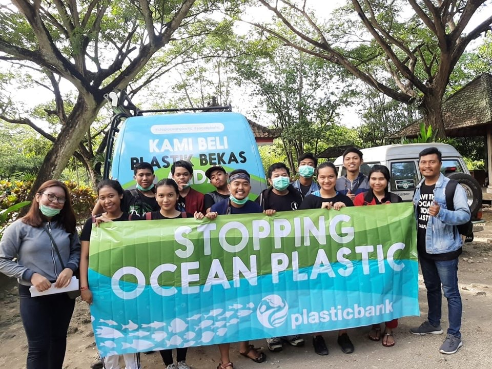 🌎🌊🐢 Going Plastic Neutral 🐢🌊🌎

We’ve teamed up with <a href="/PlasticBank/">Plastic Bank</a>, who will remove at least 2 plastic bottles that would’ve been destined for the ocean for every grüum product sold.

Click here to find out more: gruum.com/plastic-neutra…