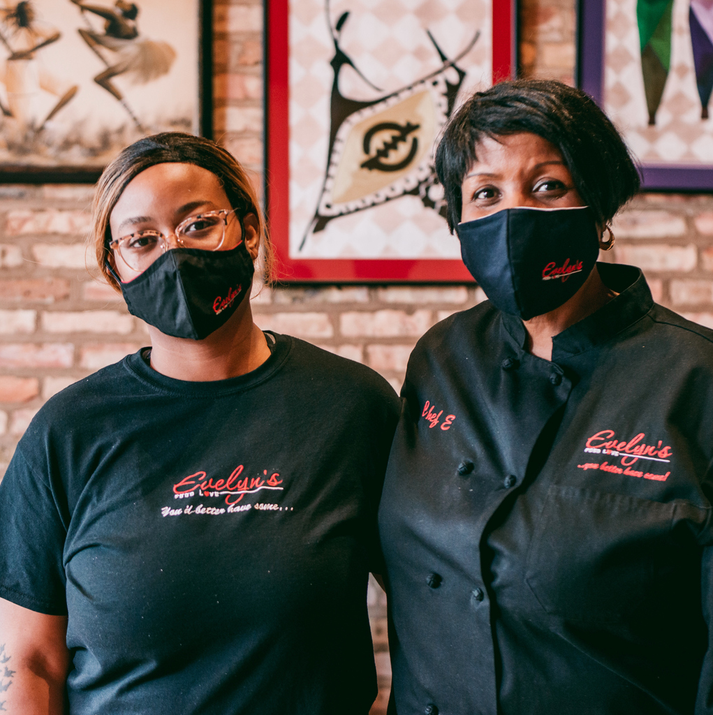 offtheirplate's tweet image. Evelyn’s Food Love is a restaurant located in a predominantly Black neighborhood in the South Side of Chicago. They have prepared and delivered over 1,700 meals to healthcare workers and underserved communities. Read about Evelyn’s story on our Instagram!