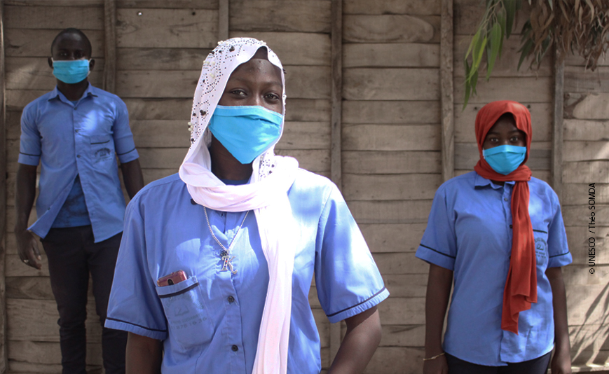UNESCO_Dakar's tweet photo. 🏫Reopening of schools today in #Senegal : @UNESCO_Dakar supports the government in order to ensure a safe learning environment & that #LearningNeverStops
Welcome back to school !! Above all, respect the measures to prevent #COVID19 virus from spreading. 😷
#kebetu
#DOTHE5 https://t.co/Xm9XPqA1NS