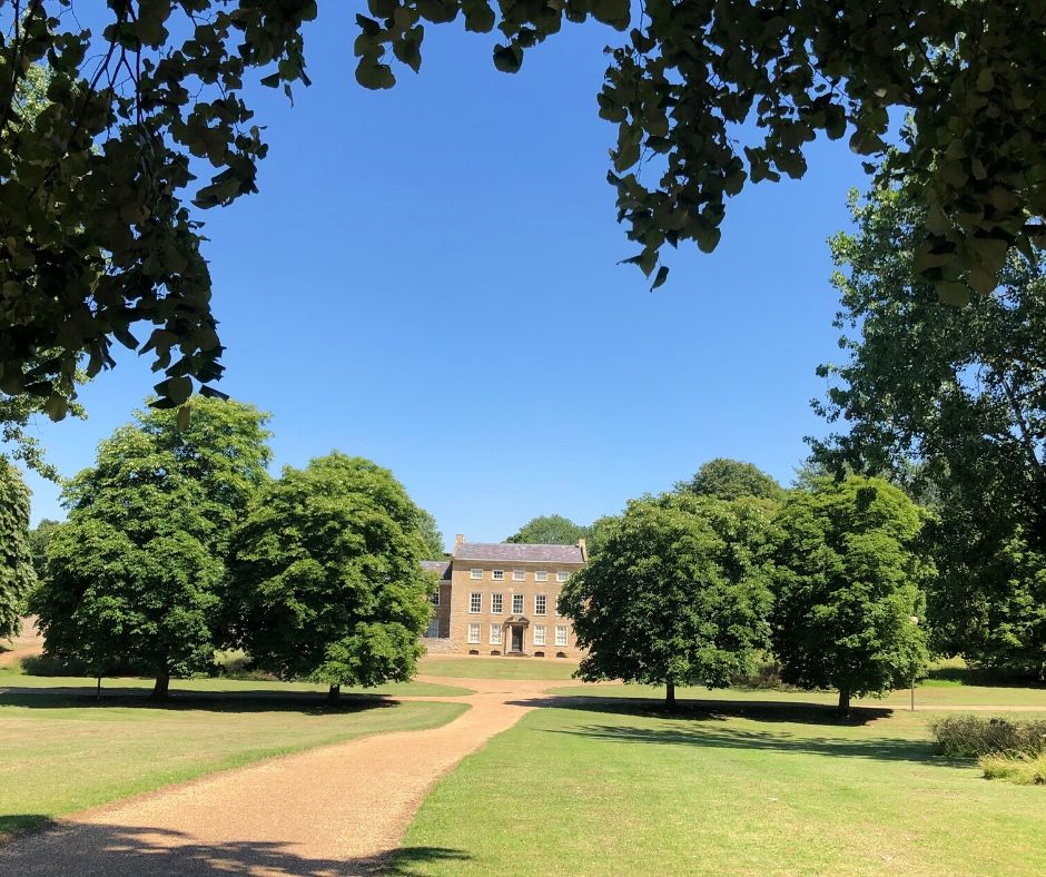 TheParksTrust's tweet photo. What a beautiful day at Great Linford Manor Park! ☀️ What parks have you enjoyed visiting in the sunshine? Find new places to explore at: https://t.co/dQa0mhZaWt https://t.co/vK06LZgVMr