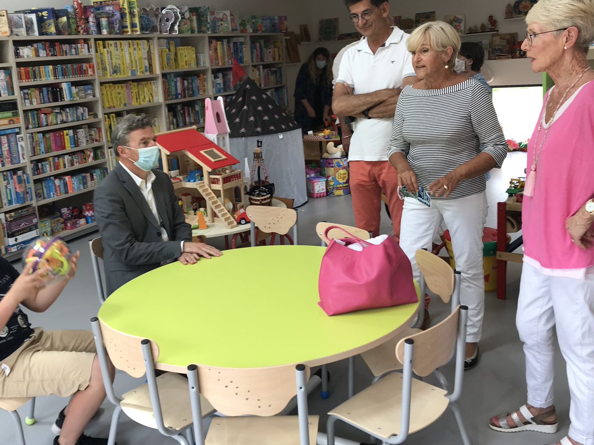 didierlegac's tweet photo. #encirco Visite de la biblio-ludothèque renovée sur la commune du #LeConquet. Bel exemple de #rénovationénergetique financée par la commune @l_amf @AMF_29 soutenue par l’Etat @bretagnegouv @Prefet29 au titre du #FDVA et du #FSIL. Merci aux bénévoles ! @Ecologie_Gouv @AN_CollTerr https://t.co/3D2jIKRKhX