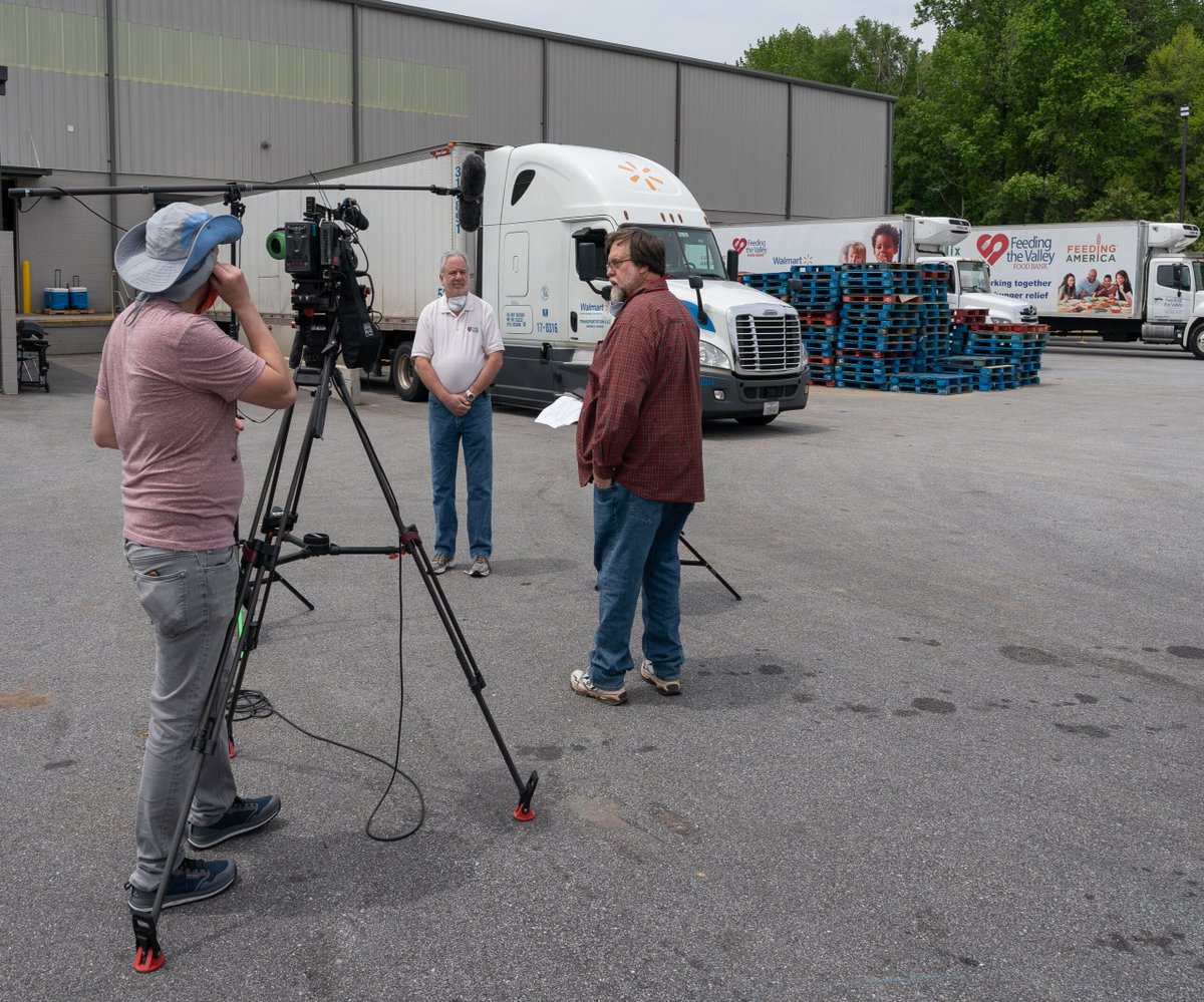 TheAssignDesk's tweet photo. #makecoolTVtogether - Behind the scenes glimpse of an outdoor interview conducted by Producer Kip Grosenick and DP Craig Goodale. The Atlanta, GA based crew practiced social distancing and audio was captured by the boom pole on a stand. @GoToTeam #productioncrews #cameracrews https://t.co/gbaX2MhRqt