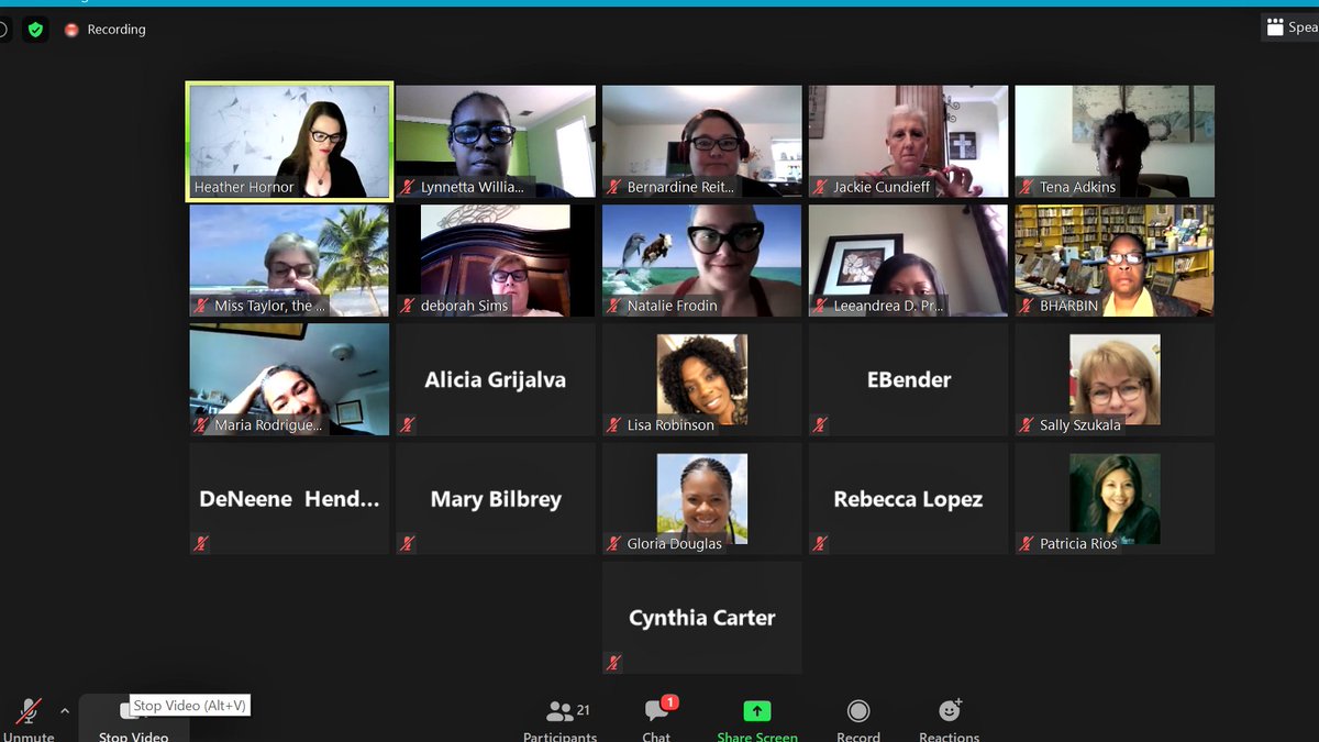 MsLibLady1876's tweet photo. Lots of awesome tech tools to engage, create and explore with. Thanks @HeatherHornor for the great learning experience #levelupDallasISD @DISD_Libraries @DHLibraryStax @PDL_DallasISD @dallasschools @shannontrejo @maxielpastor https://t.co/PrGvGPe7rL