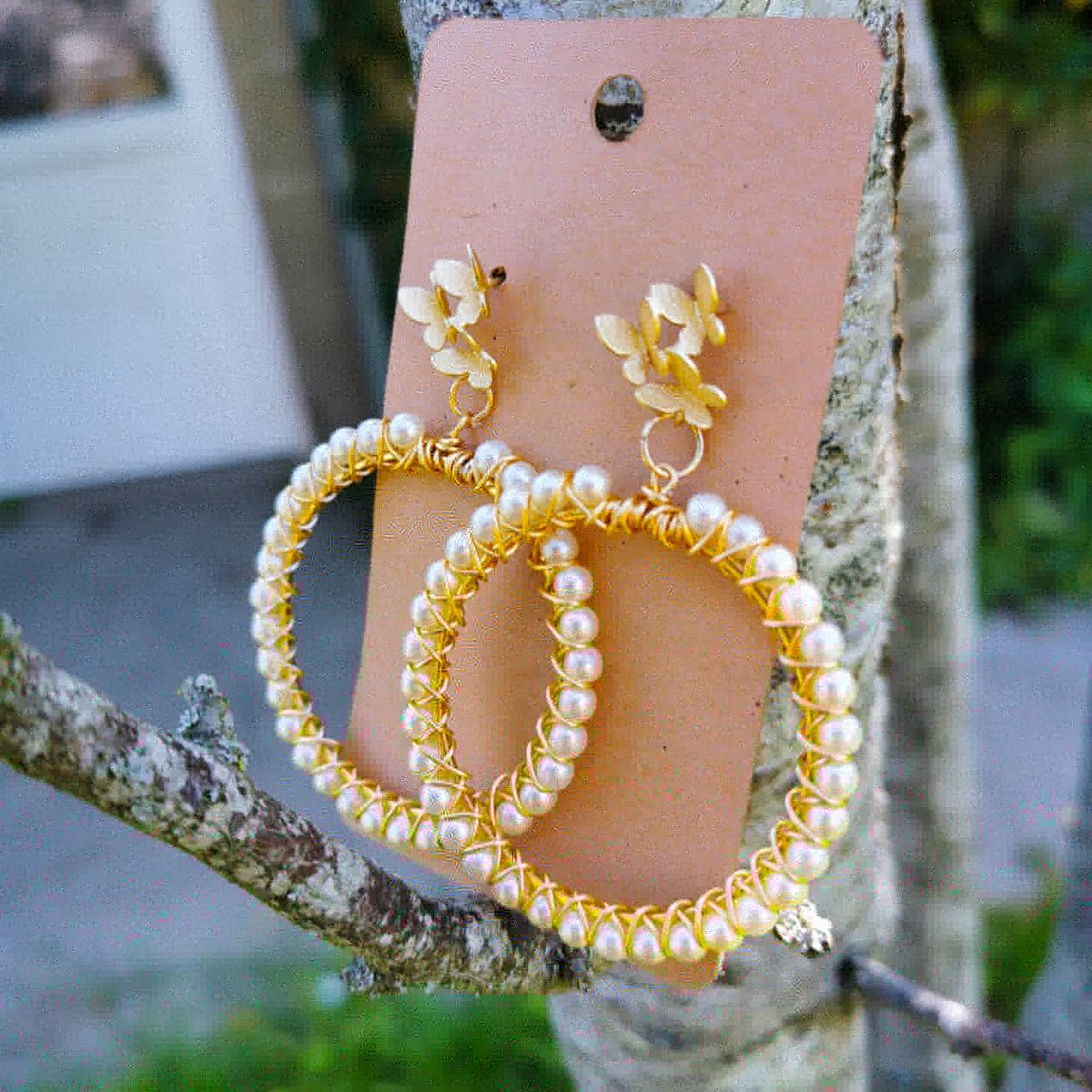 ShopHanmey's tweet photo. Bo créole et anneaux.

✅Livraison offerte
✅Retour et échange possible
Boucles d'oreilles perlées. Disponible sur notre site internet,👇
https://t.co/5d3w552Hlk

#perles
#jeudiphoto
#faitmain
#ThursdayMotivation 
#creativity 
#Creative 
#picoftheday https://t.co/zsTG3YJkBx