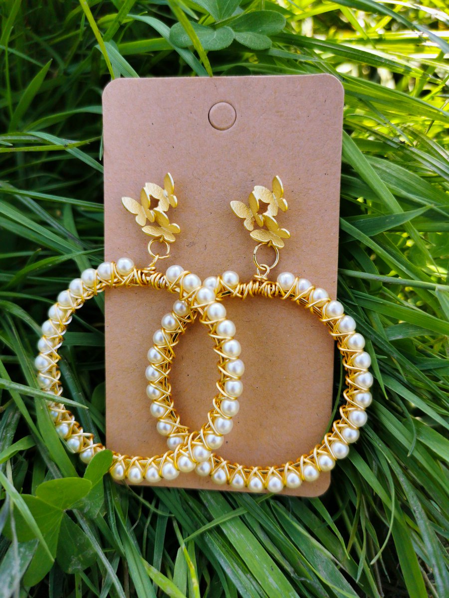 ShopHanmey's tweet photo. Bo créole et anneaux.

✅Livraison offerte
✅Retour et échange possible
Boucles d'oreilles perlées. Disponible sur notre site internet,👇
https://t.co/5d3w552Hlk

#perles
#jeudiphoto
#faitmain
#ThursdayMotivation 
#creativity 
#Creative 
#picoftheday https://t.co/zsTG3YJkBx