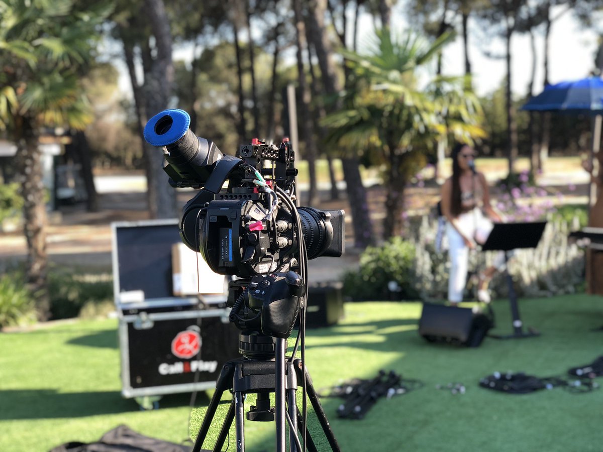 recamarapro's tweet photo. Concierto online que hemos retransmitido via streaming de @IndiaMartinez con @Vichy_es y @SonimusicV 

#recamara #recamaraproducciones #conciertoonline #cruzverdedevida #vichyconvosotros #streaming #sonyfs7 #fs7 #camara #productora #video https://t.co/B0BewHIKft