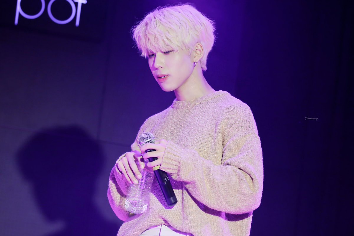 960625kr's tweet photo. 우리 효자 (?) 종학이 💜👍🏻 
12시전에 올리려고 했는데 ....놓친거 안비밀

#6월의_선물_종학데이
#HAPPY_B_DAY #HBD_BOUN
 
#타겟 #바운 #TARGET #BOUN #바우닝_사진 #볼빵빵이 @TARGET7_K @target7official https://t.co/RdMoN9s9Bw