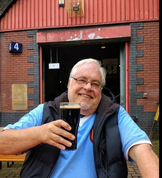 Missed one due to meeting friends in real life :-). But onwards with  #AFriendaDay.Think I 1st met John  @JMRogers2000 at ISBF (that right John?) but bumped into each other many times at various eventsI  John's enthusiasm & his eternal, righteous love for  @RunawayBrewery ;-)