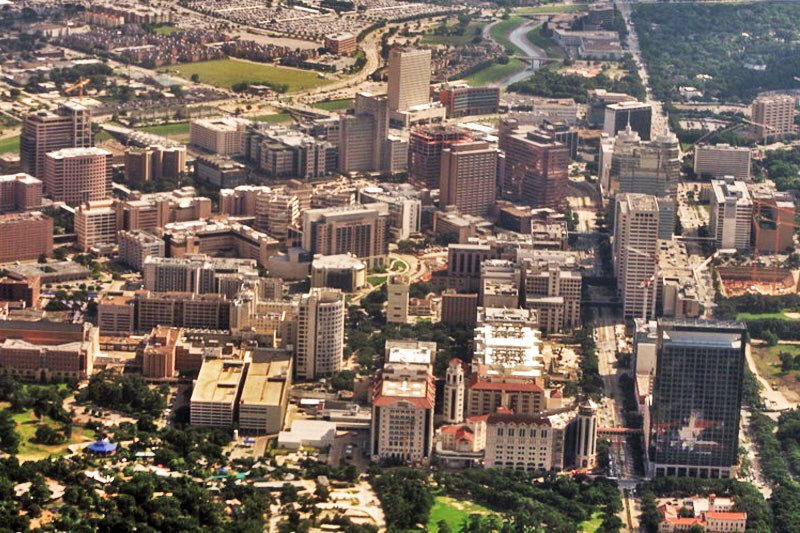 @realDonaldTrump This is the #TexasMedicalCenter in Houston. I live 5 minutes away. It’s the largest medical center in the world. We’re at 97% capacity on ICU beds and you’re cutting off our @fema funding next week. @GovAbbott begged you not to but you don’t care if we die.💔

#VoteTrumpOut🇺🇸🗳