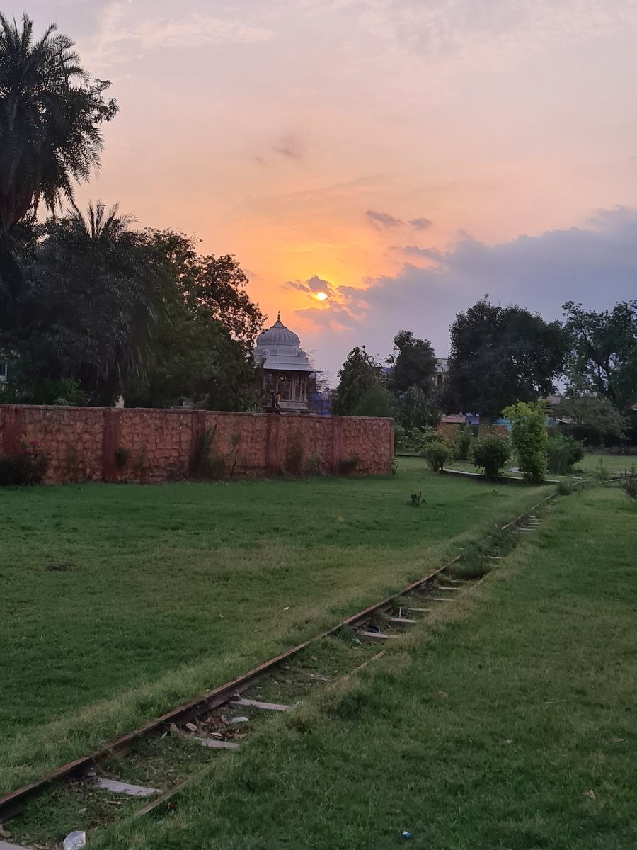 OrthoDocx_'s tweet photo. “Don’t forget: Beautiful sunsets need cloudy skies…” #sunset #nature #photography https://t.co/4Cvt13OPxX