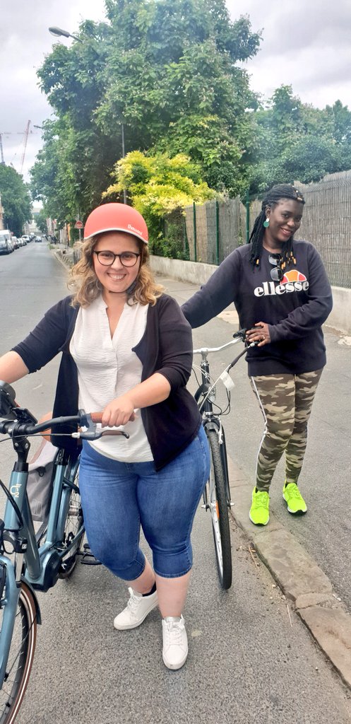 RKaaout's tweet photo. Balade à vélo à #ivrysurseine...tous ensemble à la rencontre des #ivryennes et des #ivryens...l'engagement se fait sur le terrain 💪
LE 28 JUIN VOTEZ POUR UNE ÉQUIPE ENGAGÉE POUR FAIRE RAYONNER NOTRE VILLE ���
#rachidakaaout #Municipales2020 #tousavelo #velotrip #mobilite https://t.co/pEDj87l7Dn