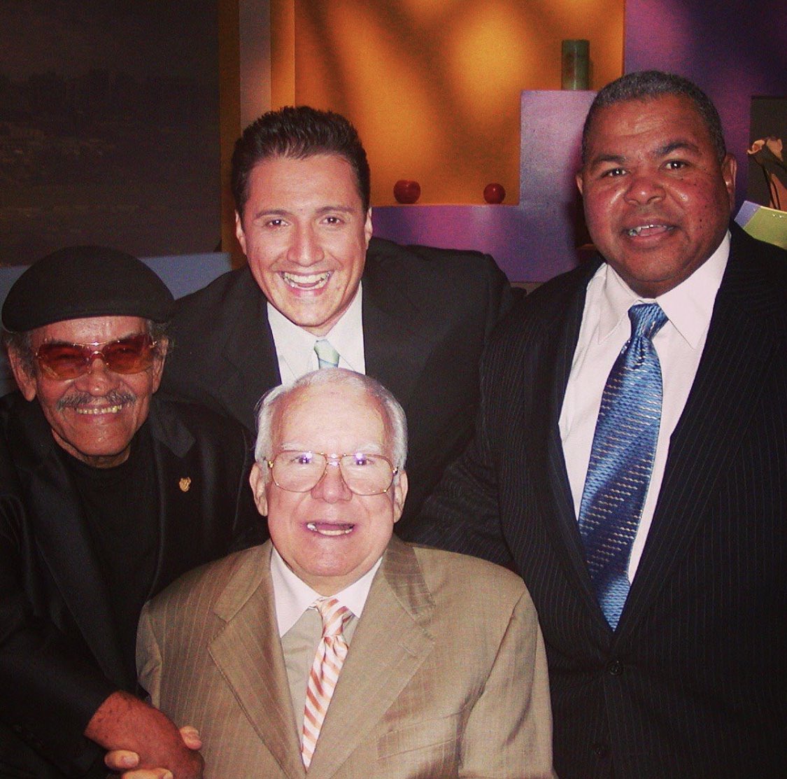 redshadowpr's tweet photo. Wao... sin palabras #tbt
#paquitocordero #shortycastro #otiliowarrington #telemundo #puertorico #epocadeoro 🎬🎤🎥🎞📺 https://t.co/2zvw1pyDf0