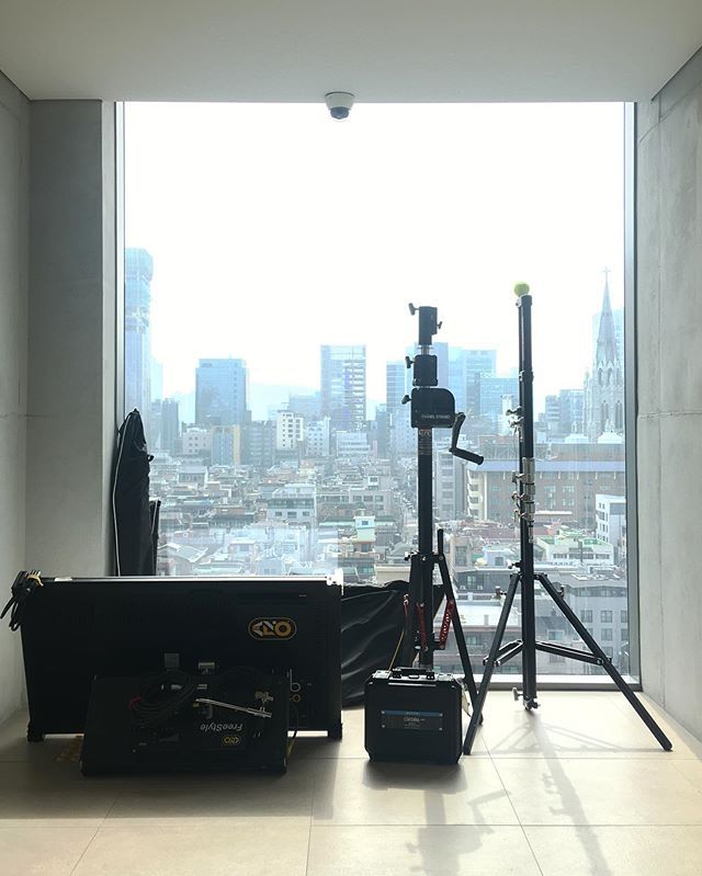 MatthewsGrip's tweet photo. Top Notch Gear with a Top Notch View! Mini Max &amp; The Panel Stand are in a class of their own! 

Reposting @gibeon_film:
...
"Gangnam Skyline.
.
#setlife #kinoflo #celeb850 #matthewsgrip #panelstand #maxmenace #minimax #ratpac #dopchoice #gangnam #seoul https://t.co/BrCeC9Ebqm