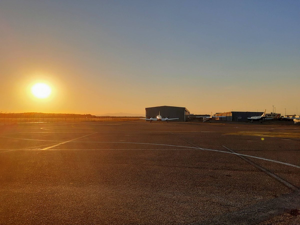 mfgbasel's tweet photo. Chasing the #sunset in our #cessna 172

#avgeek #cockpit #summer #basel https://t.co/9gYr1NtoK2