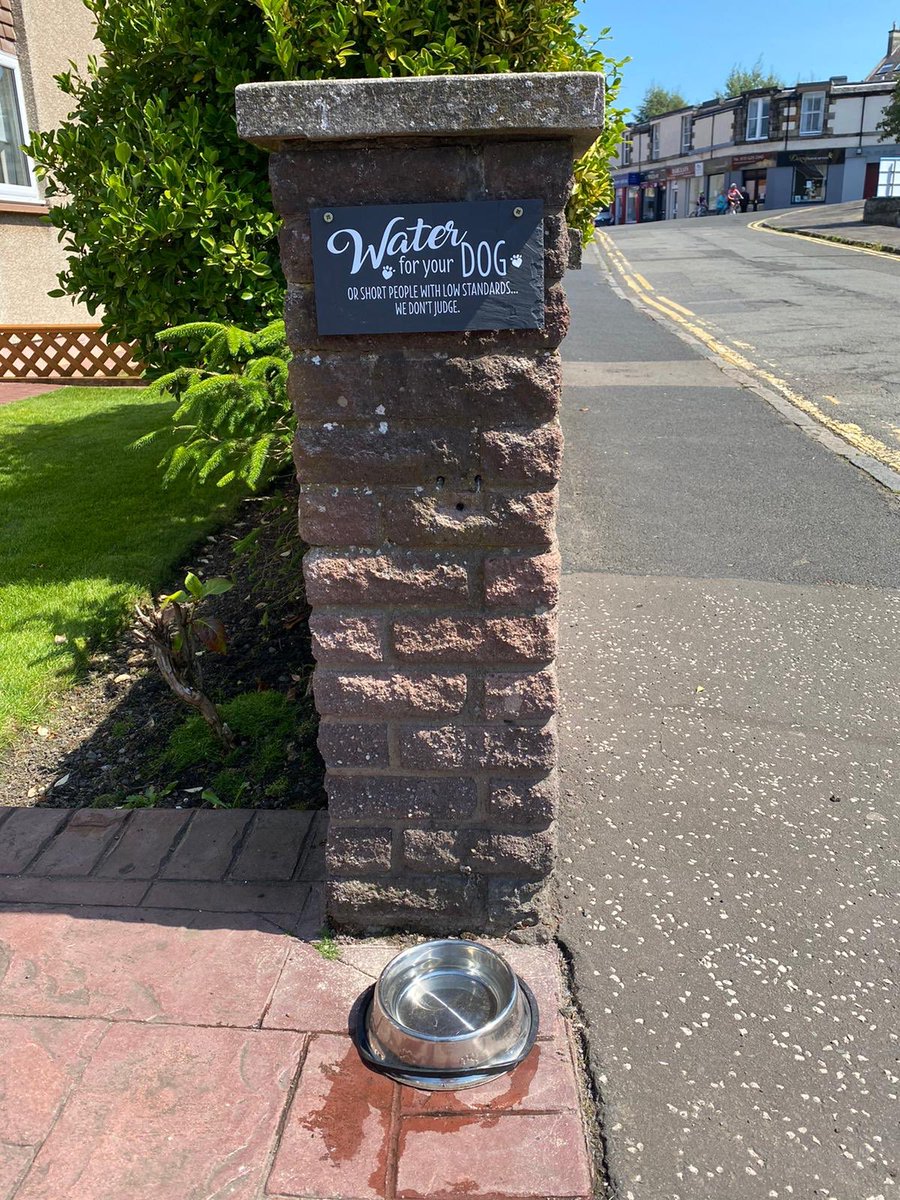 Grandad put his sign up we got him for Father’s Day 👌🏻 and I’m sure it will be appreciated on a day like today 🌞🥵