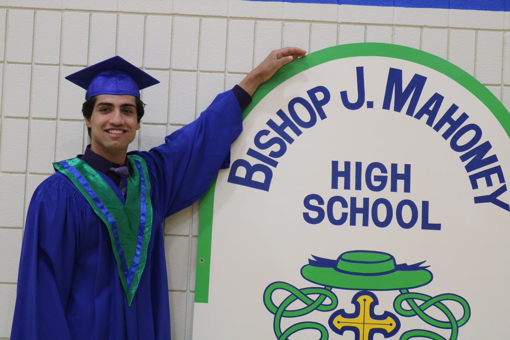 BJMHSSaints's tweet photo. HAPPY GRADUATION DAY SAINTS!! Be Bold, Be Courageous, Be Your Best! 🎓🎓🎓 https://t.co/mR4Gl3RGSg