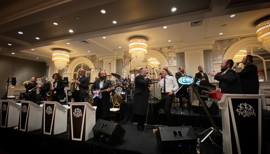 Freilach Band (@thefreilachband) on Twitter photo A wedding of dreams in the Eminence NY with <a href="/ShwekeyOfficial/">Yaakov Shwekey</a>, <a href="/ShaulyWaldner/">Shauly Waldner</a> & <a href="/Mezamrimchoir/">Mezamrim Choir</a> A wedding of dreams in the Eminence NY with <a href="/ShwekeyOfficial/">Yaakov Shwekey</a>, <a href="/ShaulyWaldner/">Shauly Waldner</a> & <a href="/Mezamrimchoir/">Mezamrim Choir</a>