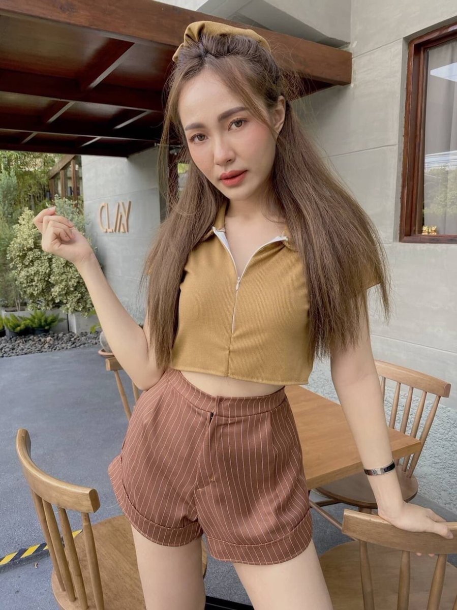 StorePeachie's tweet image. 🎉งาน set 3 ชิ้น ได้ทั้งตัวไปเลยค้า 🎊
1) เสื้อคอเชิ้ตซิปหน้า รูดปรับได้
2) กางเกงซิปหน้า+ยางยืดขาบาน 
3)โดนัทจัมโบ้
- มี 2 สีค่ะ 🟤⚪️

Price: 4️⃣2️⃣0️⃣.-

#พร้อมส่งpeachie #พร้อมส่ง #ชุดเซ็ท #เสื้อผ้าแฟชั่น #เสื้อผ้าพร้อมส่ง #เสื้อผ้าแฟชั่นน่ารักราคาเบาๆ