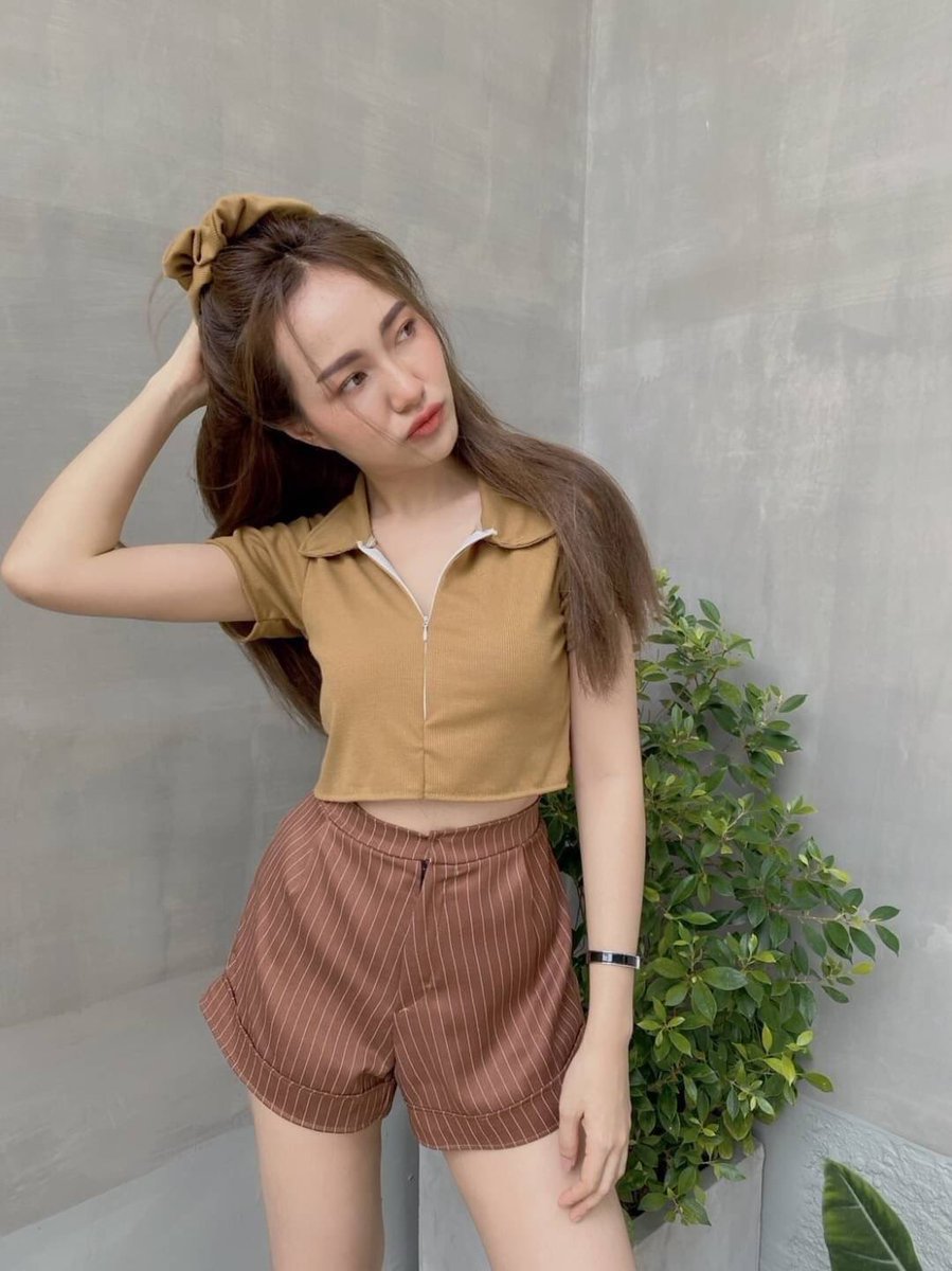 StorePeachie's tweet image. 🎉งาน set 3 ชิ้น ได้ทั้งตัวไปเลยค้า 🎊
1) เสื้อคอเชิ้ตซิปหน้า รูดปรับได้
2) กางเกงซิปหน้า+ยางยืดขาบาน 
3)โดนัทจัมโบ้
- มี 2 สีค่ะ 🟤⚪️

Price: 4️⃣2️⃣0️⃣.-

#พร้อมส่งpeachie #พร้อมส่ง #ชุดเซ็ท #เสื้อผ้าแฟชั่น #เสื้อผ้าพร้อมส่ง #เสื้อผ้าแฟชั่นน่ารักราคาเบาๆ