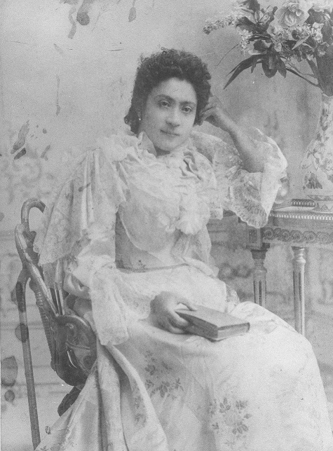 25 de junio de 1866. Chile 🇨🇱 Nace Eloísa Díaz, primera mujer en graduarse como médico en el país, por la Universidad de Chile 👩🏻‍🎓⚕️