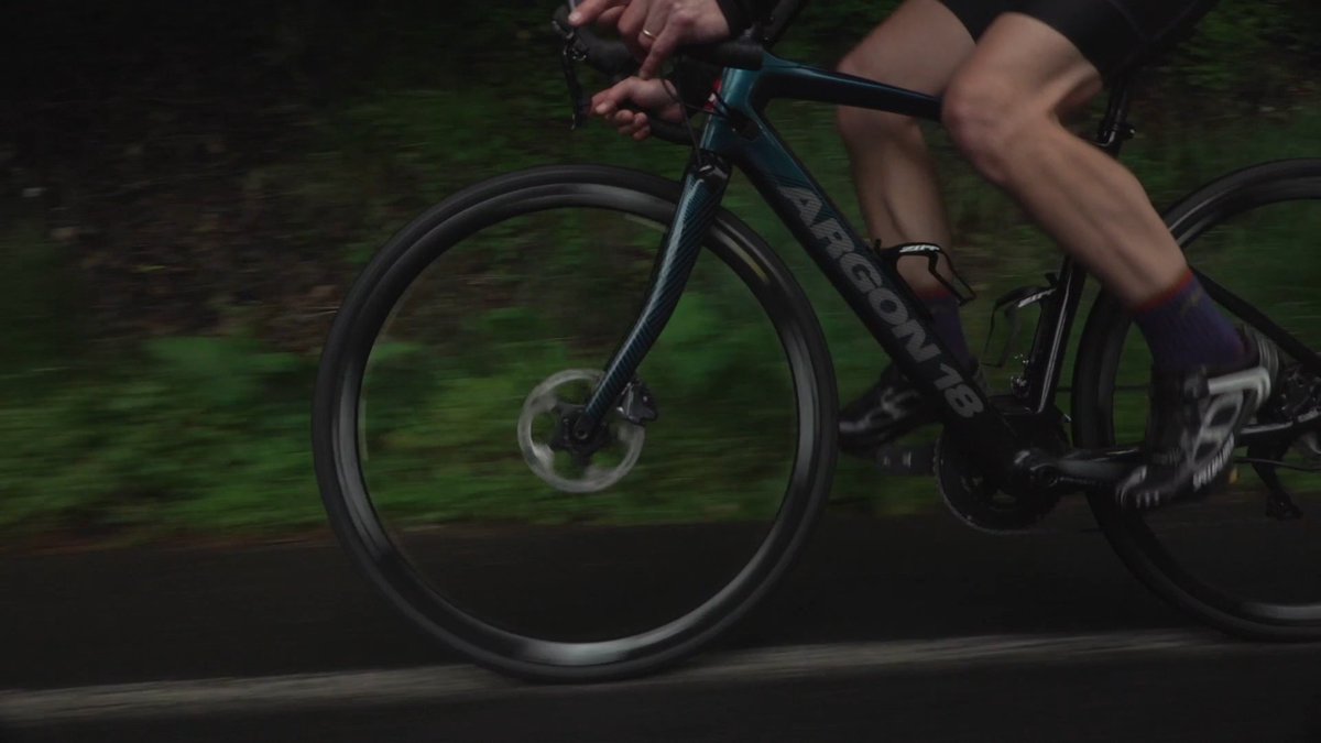 Eric Lagerstrom's father tries out the new Subito eRoad in a father-son ride!⚡

Video ➤ bit.ly/2Z6beYk 
More on the Subito ➤ bit.ly/3fKT4lO