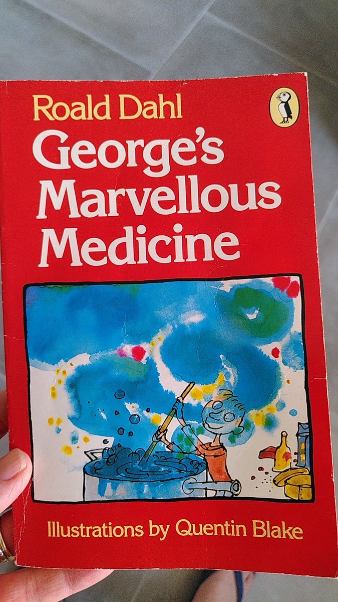 MrsRBennett's tweet photo. @MissPalmizi @ArtsWhitmore @AreWhs @WhitmoreHigh @LTWHS1 @EnglishWhitmore Mine is old school too @MissPalmizi it's been well read! https://t.co/1r1ctfKMXo