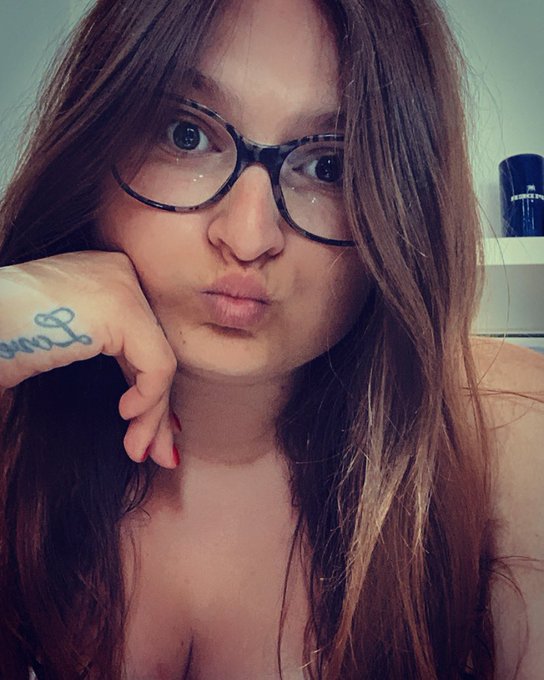 Its get hot in here 🥵  . #summer #summervibes #hot #glasses #holly #nails #tattoo #happy #m&uuml;nster #germany<a href="/tag/summer"class="tags">#summer</a><a href="/tag/summervibes"class="tags">#summervibes</a><a href="/tag/happy"class="tags"><span>#happy</span></a><a href="/tag/hot"class="tags"><span>#hot</span></a><a href="/tag/germany"class="tags"><span>#germany</span></a><a href="/tag/tattoo"class="tags"><span>#tattoo</span></a><a href="/tag/nails"class="tags"><span>#nails</span></a><a href="/tag/glasses"class="tags"><span>#glasses</span></a><a href="/tag/holly"class="tags"><span>#holly</span></a>