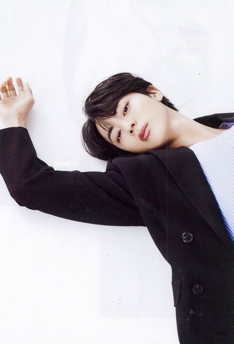 kimseokjinid_'s tweet photo. (Scan) VOGUE JAPAN 2020

Sebentar, mimin tiba-tiba pusing. 🤯
Kenapa indah banget? 😭😭

© bts_nanak
#방탄소년단진 #방탄진 #진 #석진 #BTS #JIN #SEOKJIN @BTS_twt https://t.co/zrPulLZ5D0