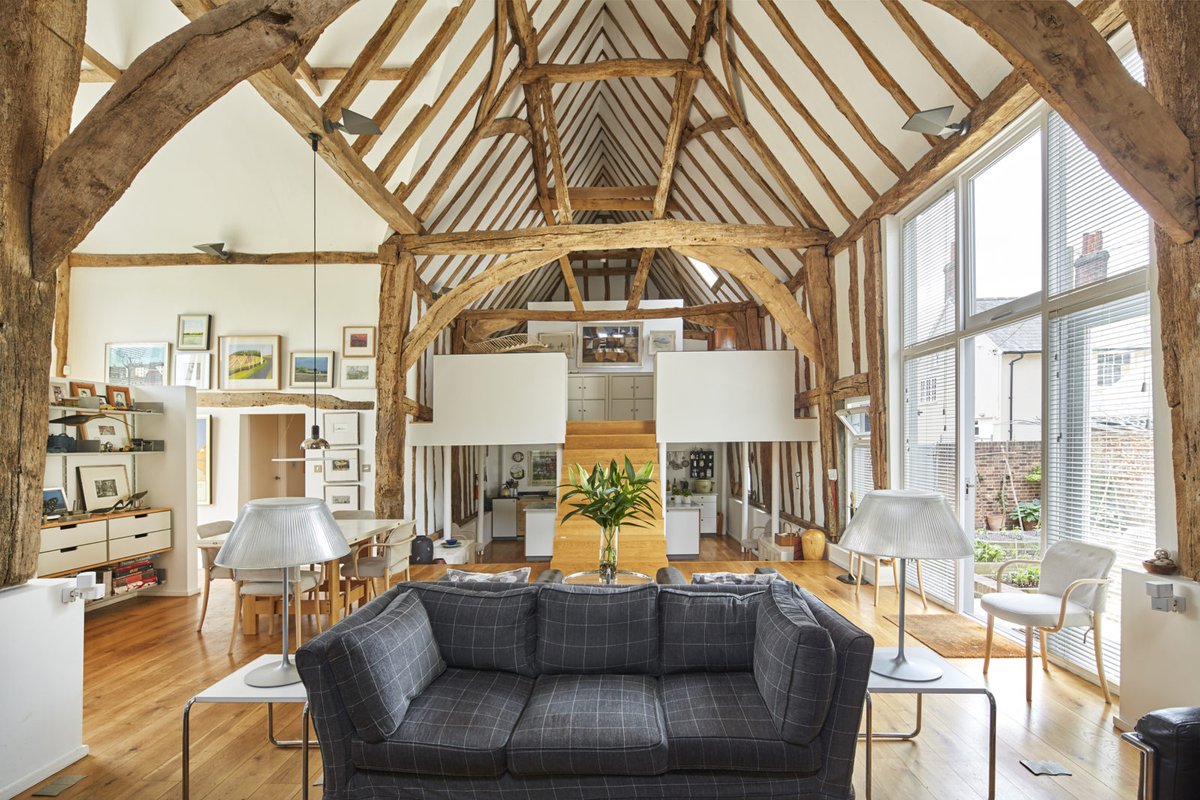 This month's Studio Notes will be landing in your inbox shortly. It has tips for rewilding your street, a guide to this summers virtual grad shows, slow ways of getting around the country and much more. Take a look and sign up here: bit.ly/3dxlazn