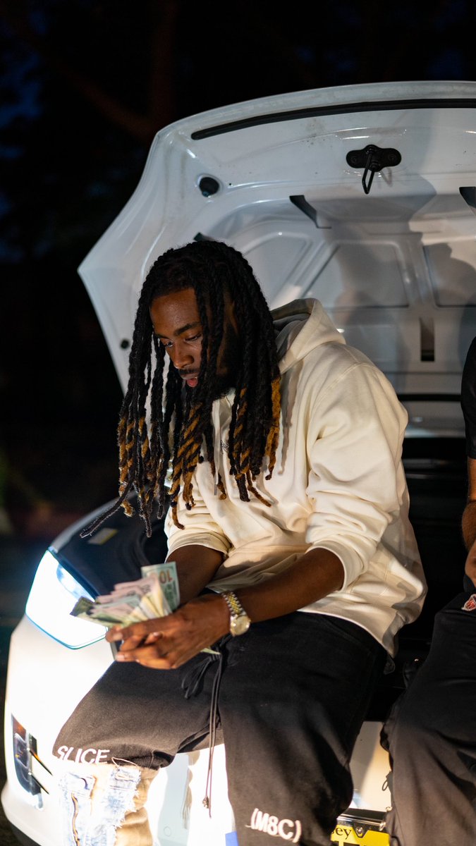IThinkItsBLaw's tweet photo. LATELY I FEEL DISCONNECTED!! 🔆⛩🔆

SENTENCE VISUAL COMING REAL SOON‼️‼️🖤3️⃣ #Big25 https://t.co/i82gJ1s8h5