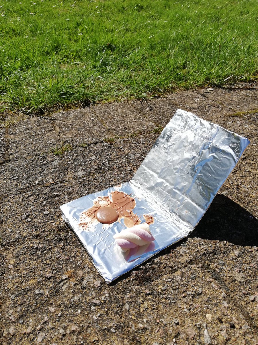 MonachSci's tweet photo. Had a very hot afternoon with my Y3/4 bubble making solar ovens from @pstt_whyhow 'Science for One' to melt our chocolate buttons and marshmallows. Great science 'chat' about melting and reflecting and changes of state. What you can achieve with only 8 pupils! #primaryscience https://t.co/GKxKsnUOTL