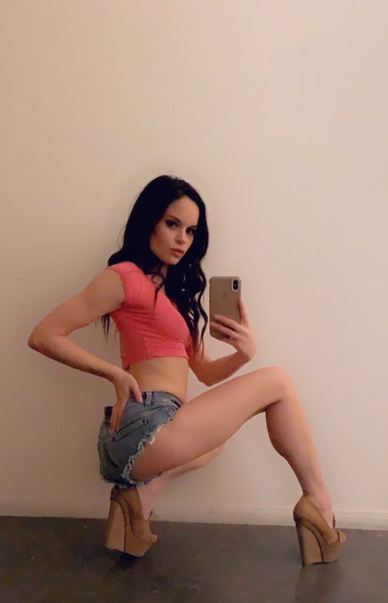 Last few hours to get 30 days of free access to https://t.co/k5XJxANyPW dm with me, trade naughty pics<a href="/tag/mvsales"class="tags"><span>#mvsales</span></a>