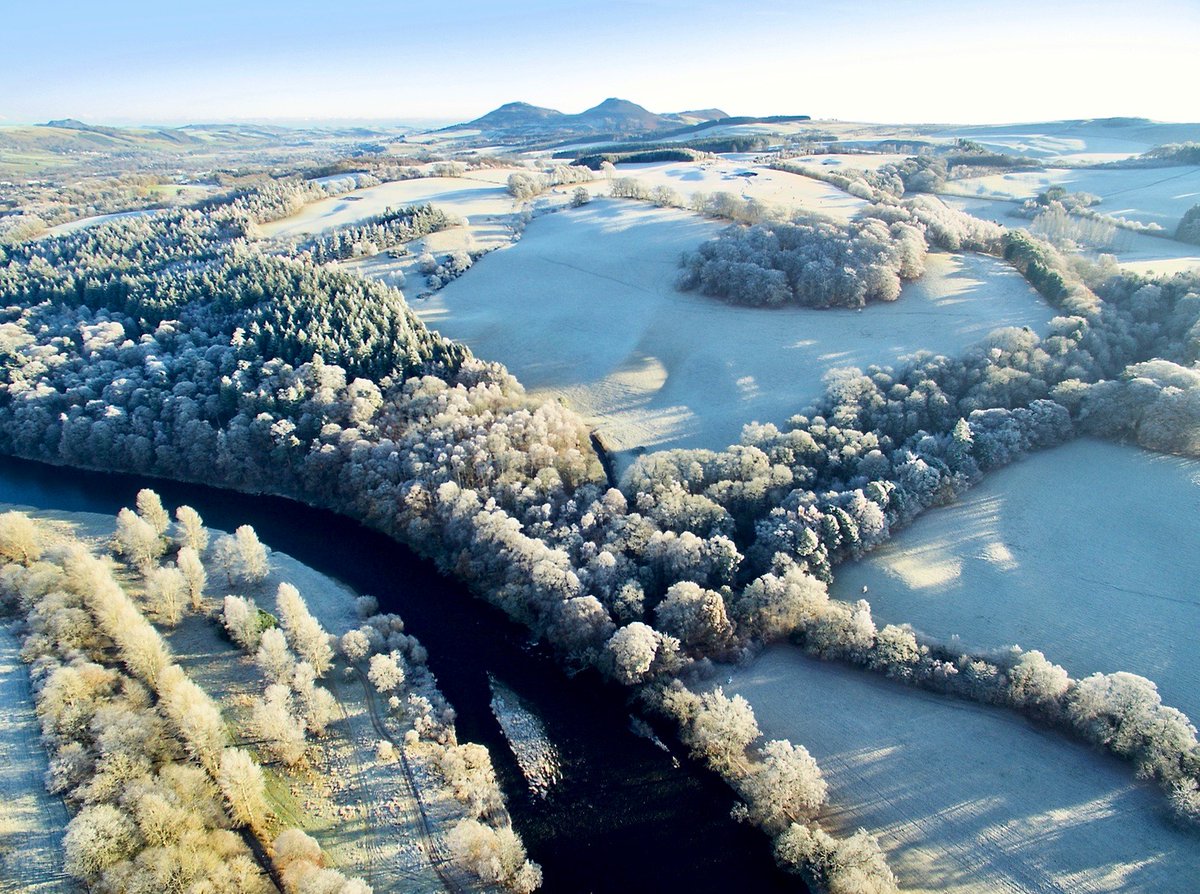 Julia Doman joined her husband and her two sons on the campaign against the Caledonians ( #Scotland) in AD208 and they were all at  #Trimontium during this campaign. Cassius Dio reported a remarkable tête-à-tête between an unnamed Caledonian Chieftain's wife and Julia Domna.