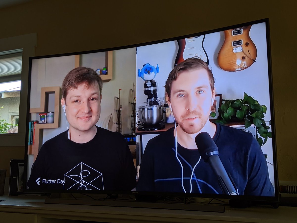 nlycskn's tweet image. Our very own @jryanio and @Fitzface doing #AskFlutter  🎉
#FlutterDay