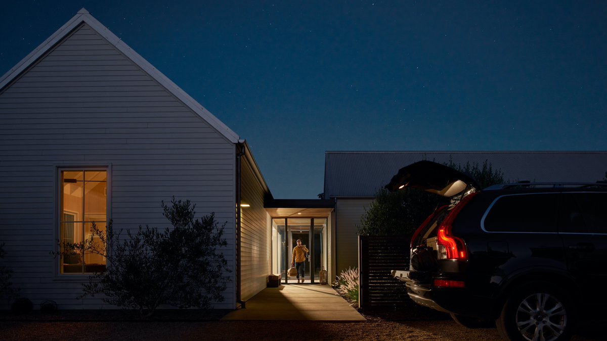 With Vacation Mode, home security is effortless. Our smart lighting learns to mimic your typical behavior—making it appear like you really are still home. 

#layeredlighting #lightingdesign #smarthome #lightmatters #lightingdecor #smarthometechnology #NoonHome #smartlighting