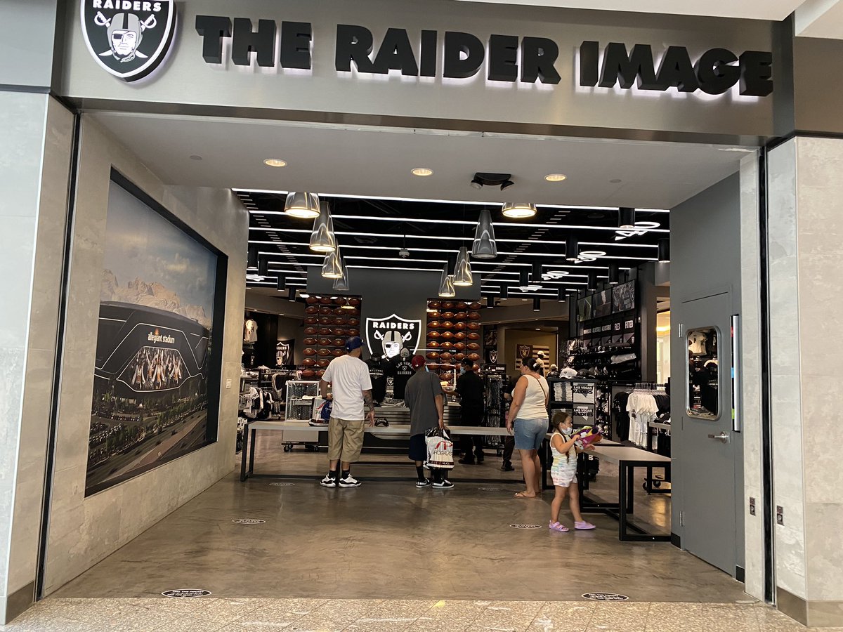 raiders stadium store